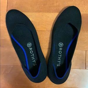 Rothy’s black flats